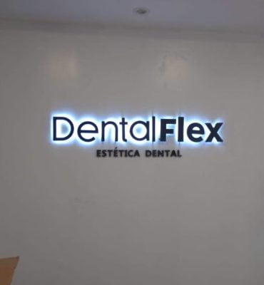 Letreros luminosos con retroiluminación con letras MDF